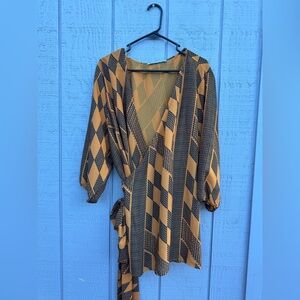 Manaola wrap top